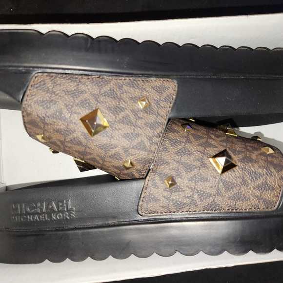 Brown Michael kors slides - Picture 1 of 3